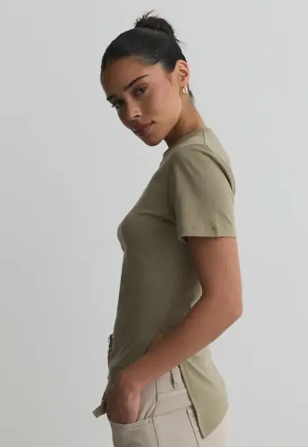 Nelly - Grön - Asymmetric Tee