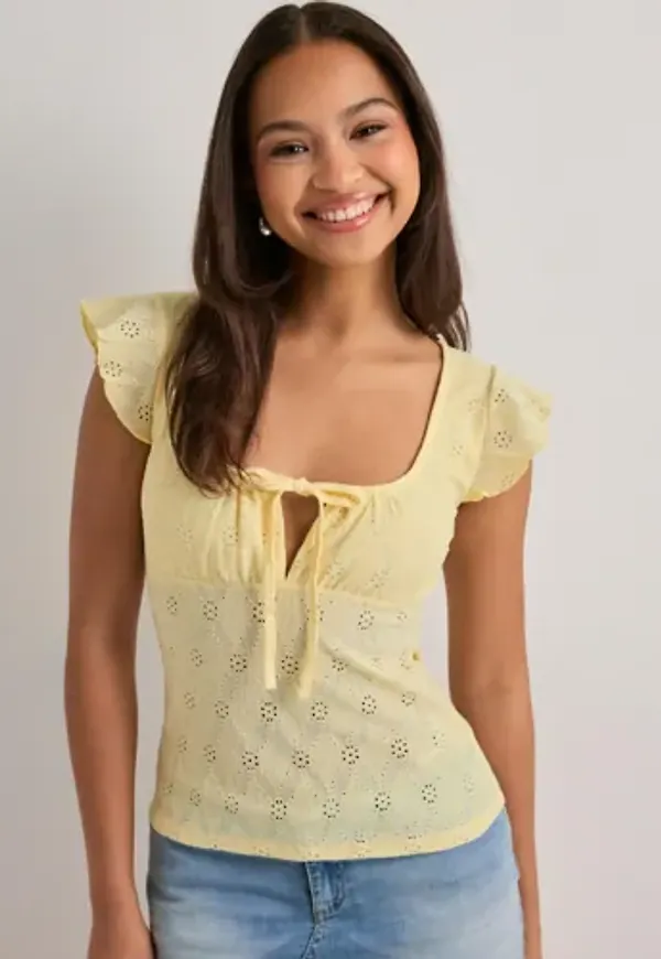 Nelly - Gul - Broderie Anglais Top