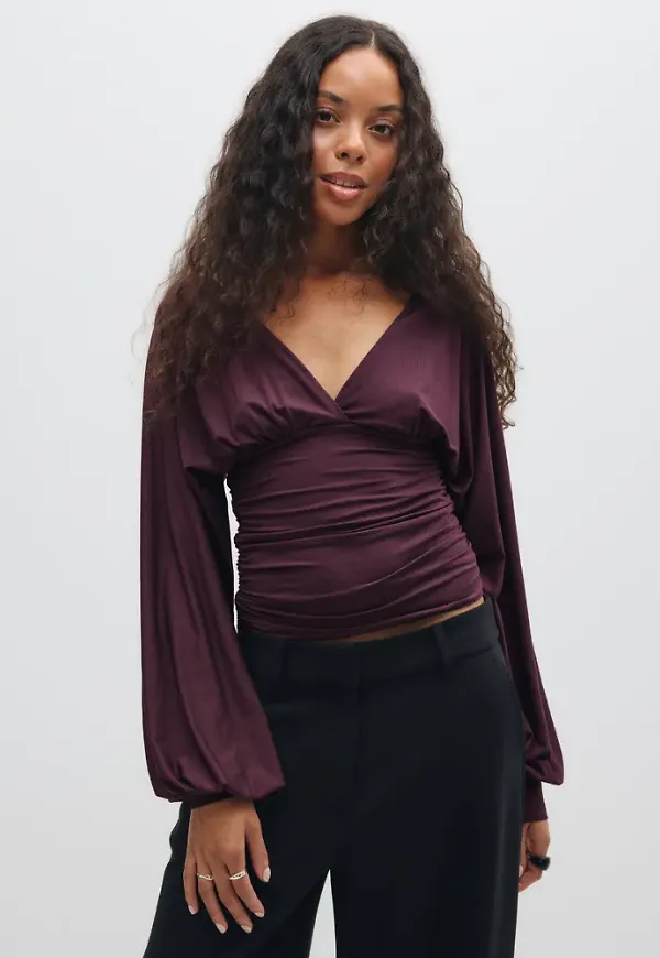Nelly - Röd - Amazing Plunge LS Top