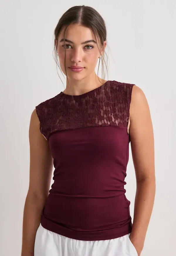 Nelly - Röd - Lace Blocking Sleeveless Top