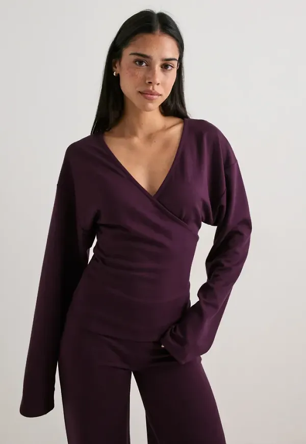 Nelly - Röd - Luxury Soft Wrap Sweat