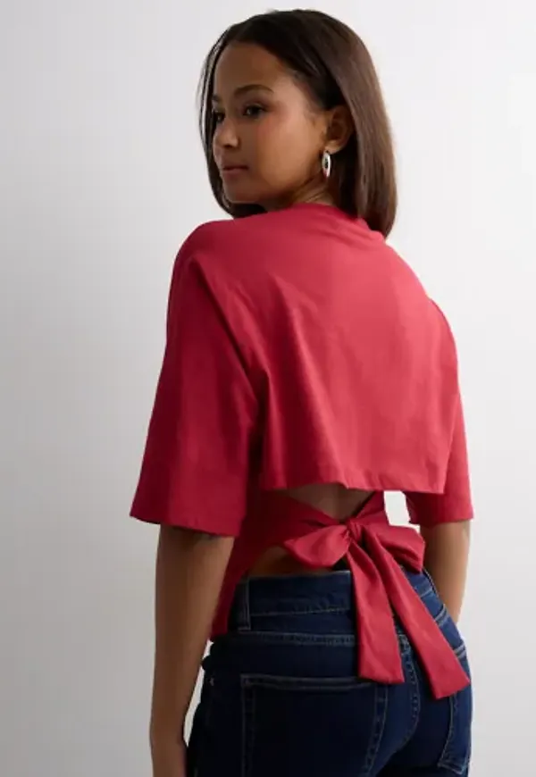 Nelly - Röd - Open Back Tie Tee