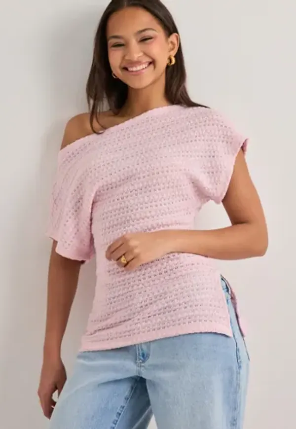 Nelly - Rosa - Crochet Slit Top