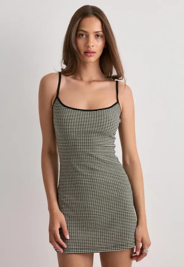 Nelly - Rutigt/Randigt - Checkered Mini Dress