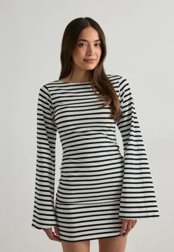 Nelly - Rutigt/Randigt - Stripe Wide Sleeve Dress