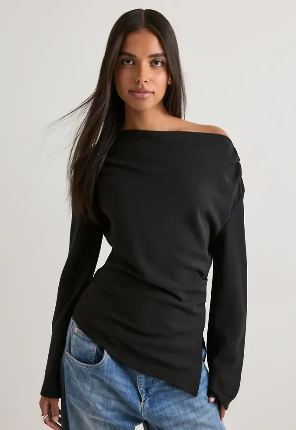 Nelly - Svart - Asymmetric Play Blouse