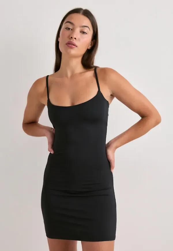 Nelly - Svart - Built In Bra Mini Dress