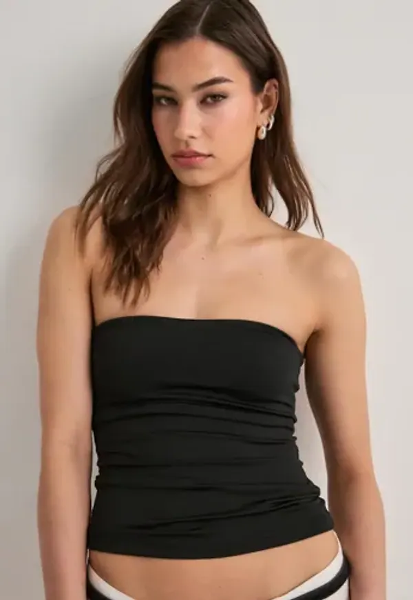 Nelly - Svart - Built In Bra Tube Top