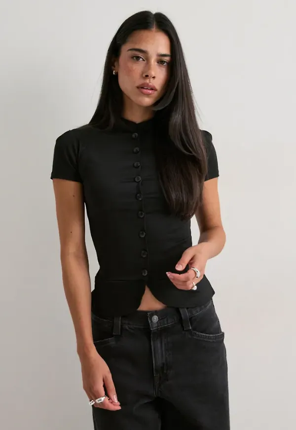 Nelly - Svart - Collar Button Top