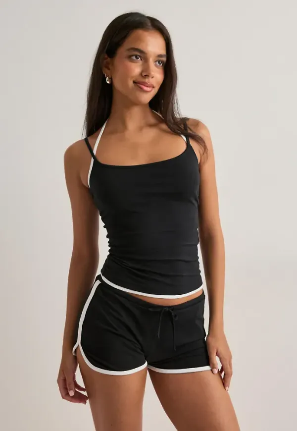 Nelly - Svart - Contrast Layer Singlet