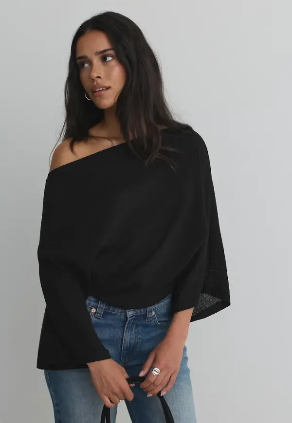 Nelly - Svart - Effortless Poncho Sweater