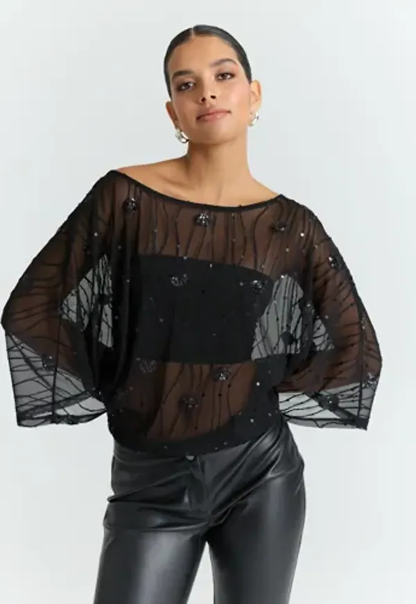 Nelly - Svart - Embellished Poncho Top