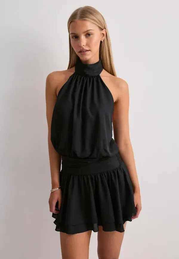 Nelly - Svart - Flirty Halter Neck dress