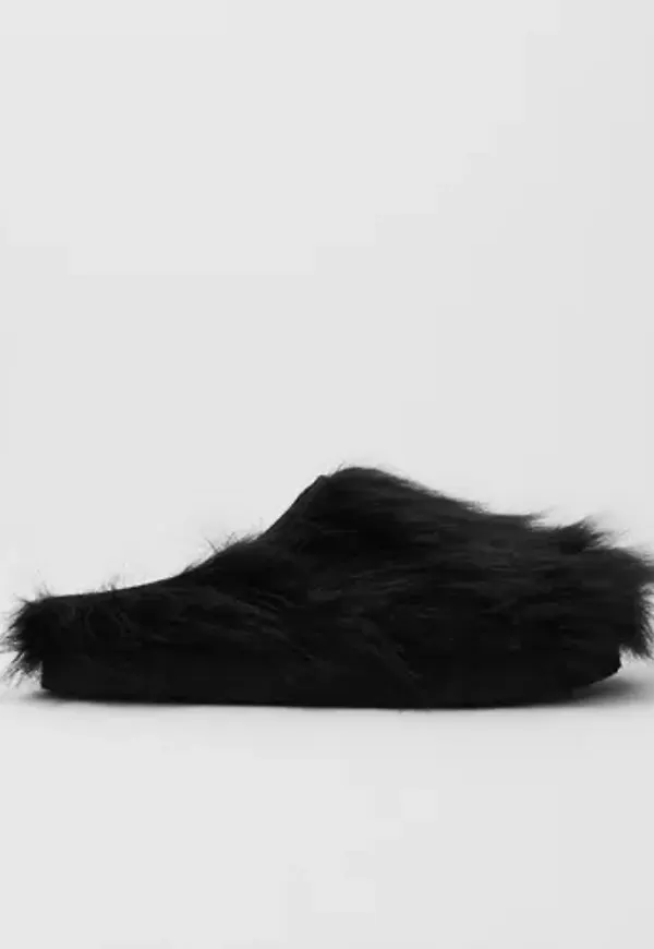 Nelly - Svart - Fluffy Slip In
