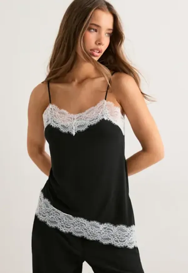 Nelly - Svart - Lace Asymmetric Singlet