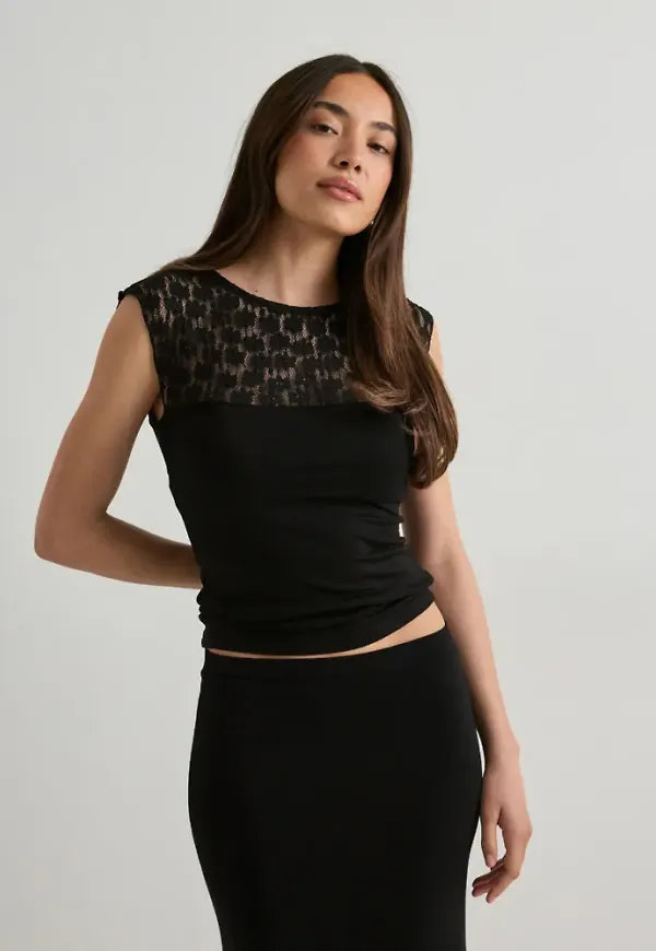 Nelly - Svart - Lace Blocking Sleeveless Top