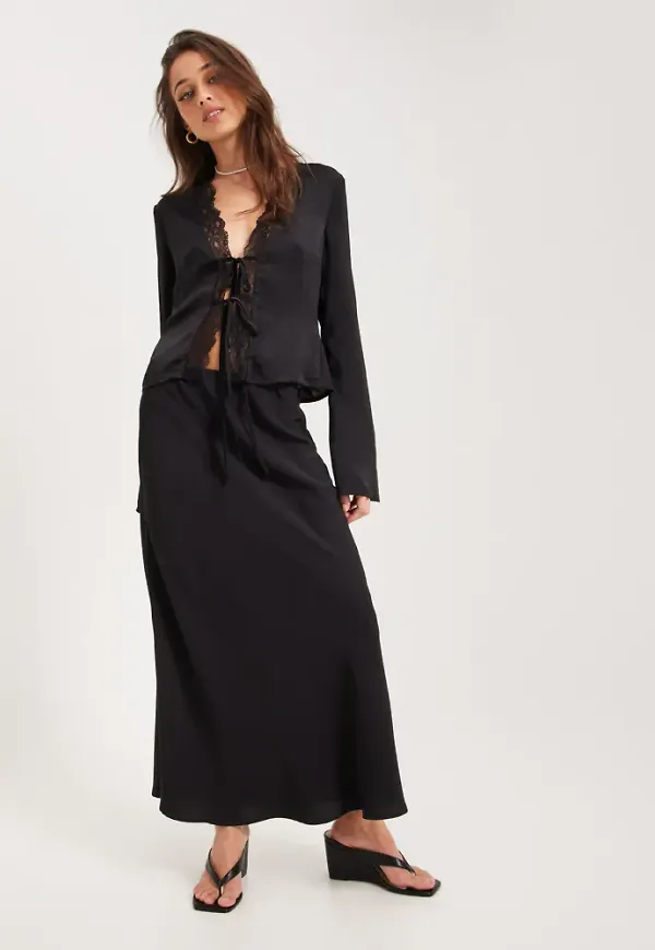 Nelly - Svart - Lace Detail Blouse