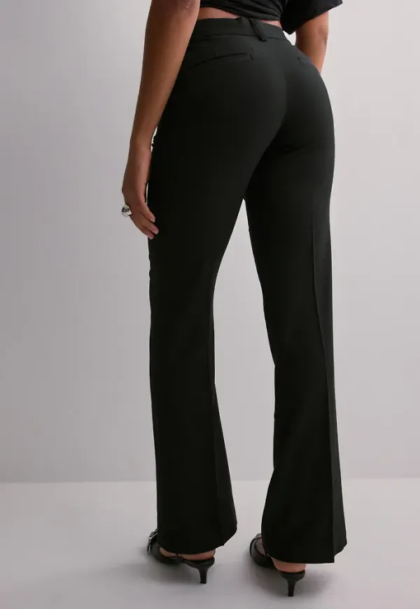 Nelly - Svart - Low Waist Flare Suit Pants