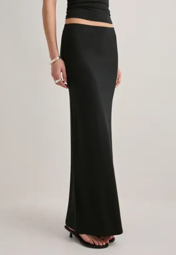 Nelly - Svart - Perfect Low Waist Maxi Skirt