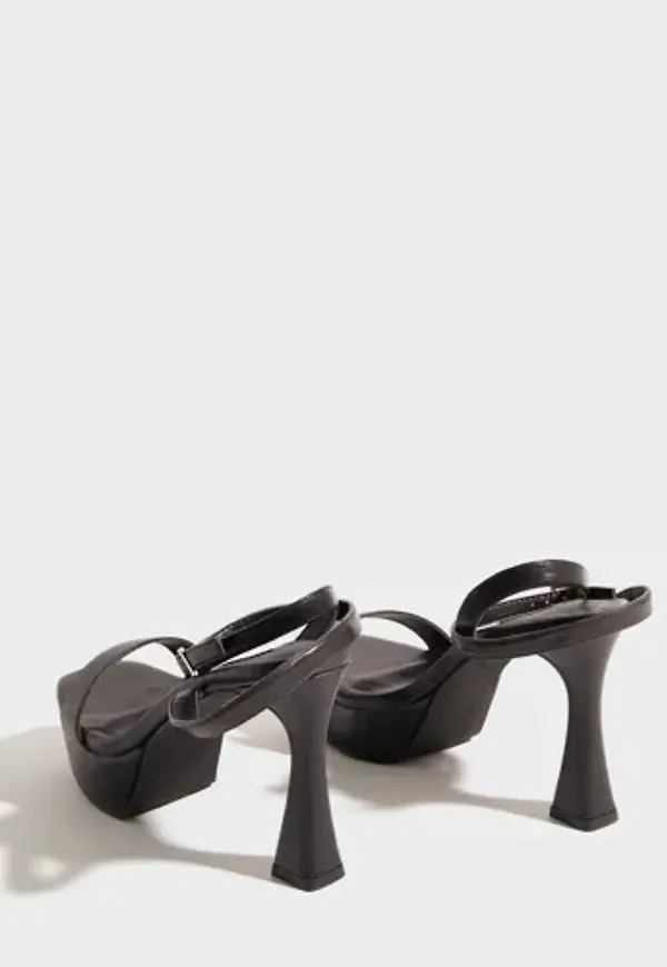 Nelly - Svart - Perfect Plateau Heel