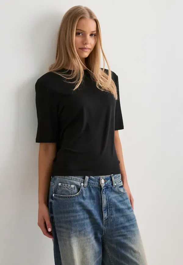 Nelly - Svart - Perfect Soft Shoulder Top