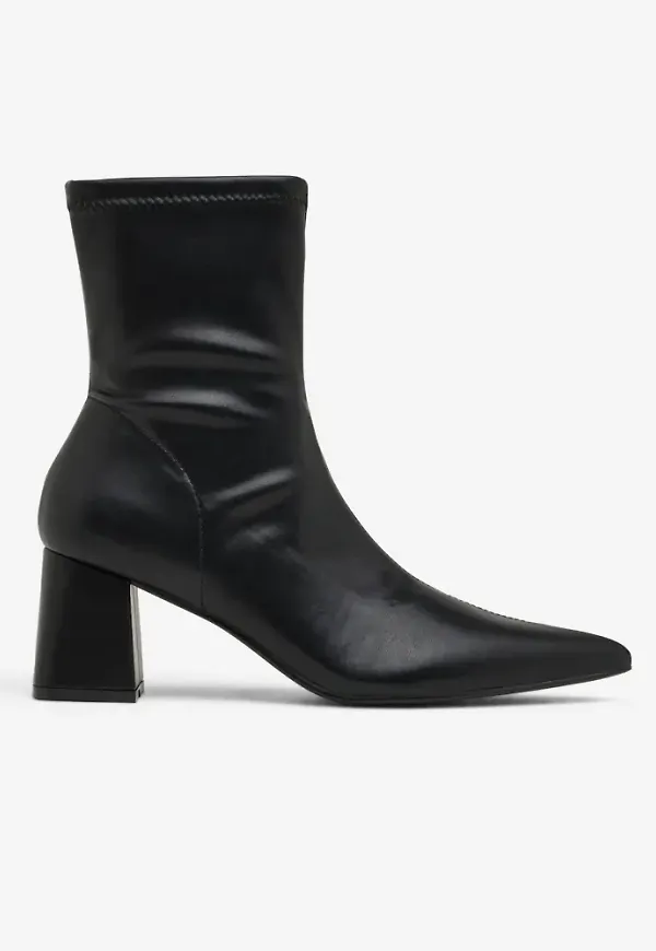 Nelly - Svart - Pointy Ankel Boot