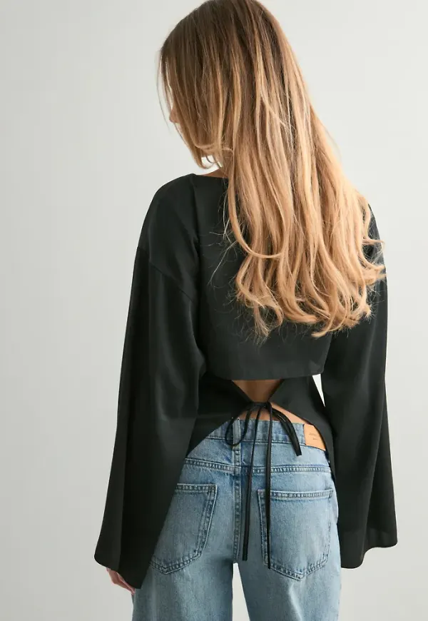 Nelly - Svart - Sassy Satin Blouse