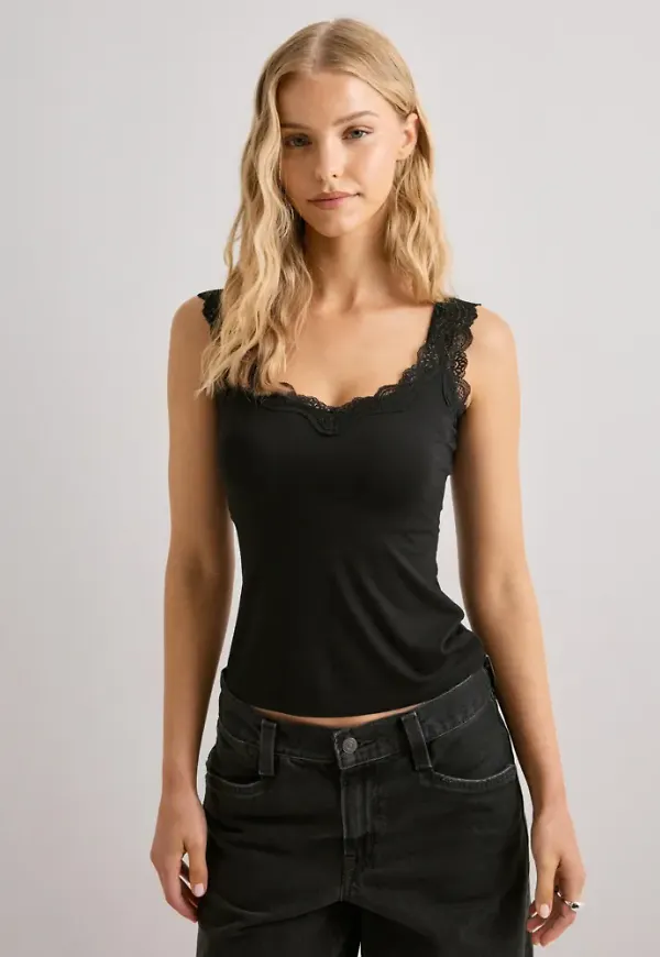 Nelly - Svart - Soft Lace Singlet