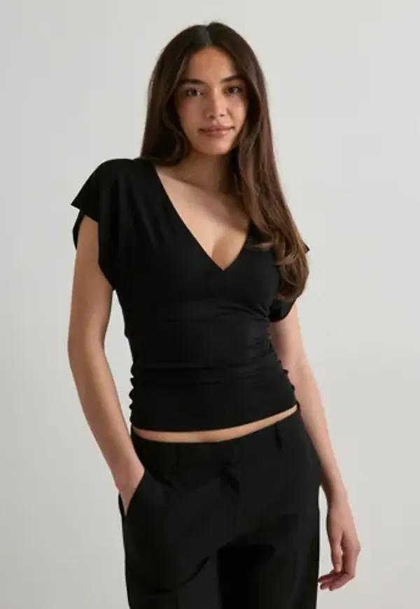 Nelly - Svart - Soft Plunge Top
