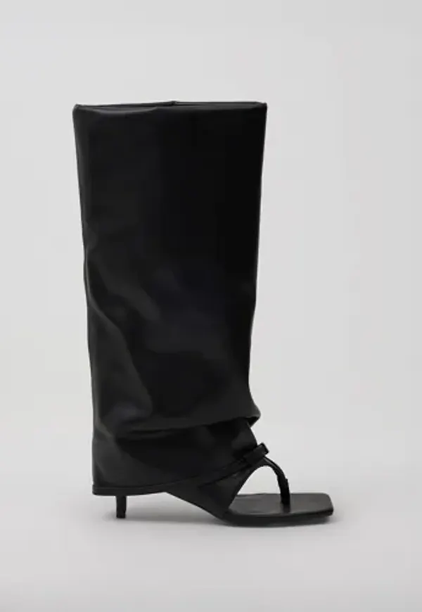 Nelly - Svart - Spring Thong Boot