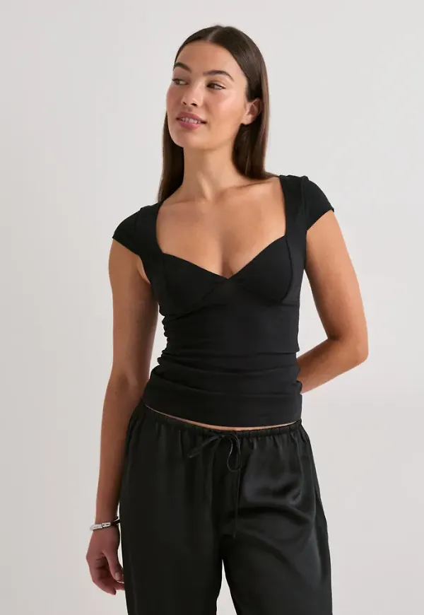 Nelly - Svart - Sweetheart Cap Sleeve Top