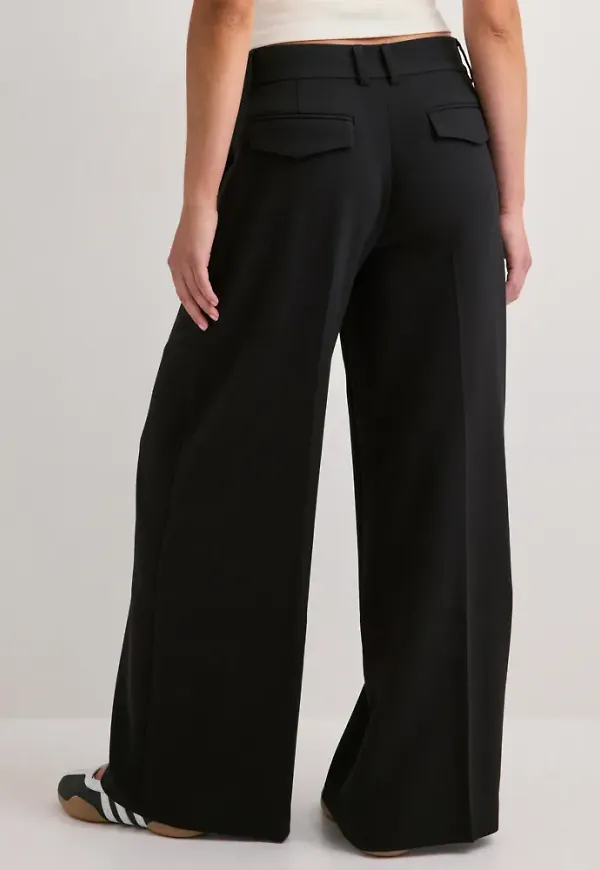 Nelly - Svart - Volume Back Pocket Suit Pants