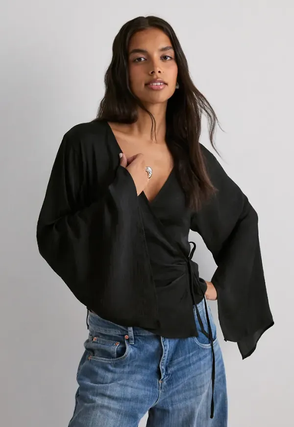 Nelly - Svart - Wrap Wide Sleeve Blouse