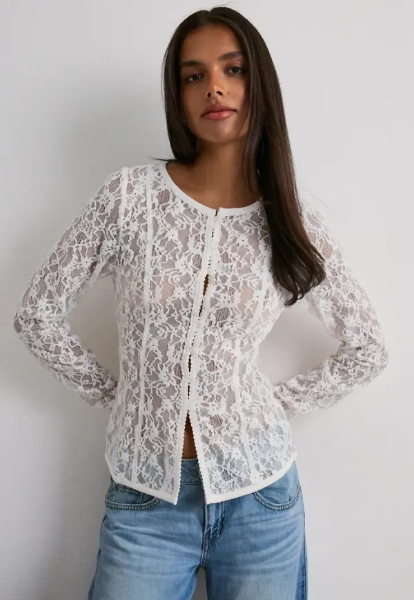 Nelly - Vit - Buttoned Lace Blouse