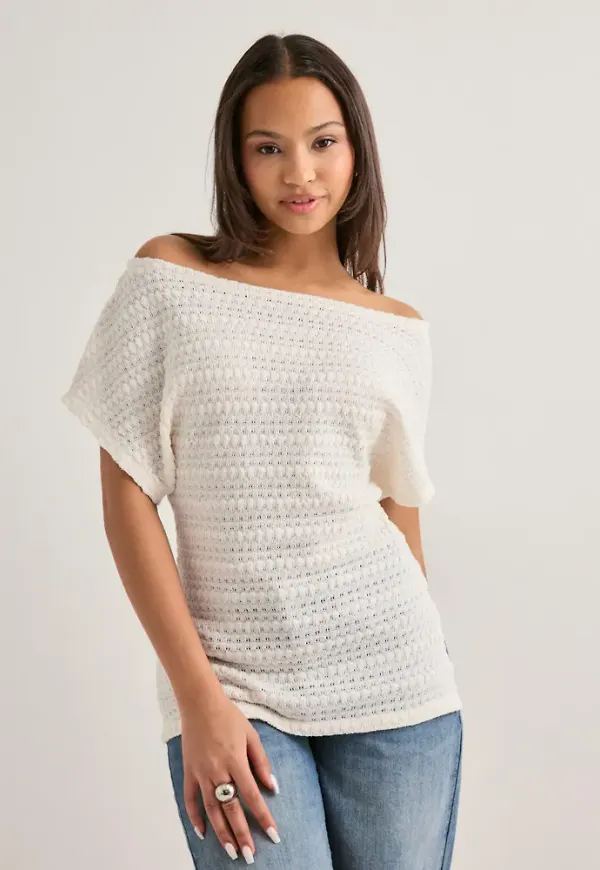 Nelly - Vit - Crochet Slit Top