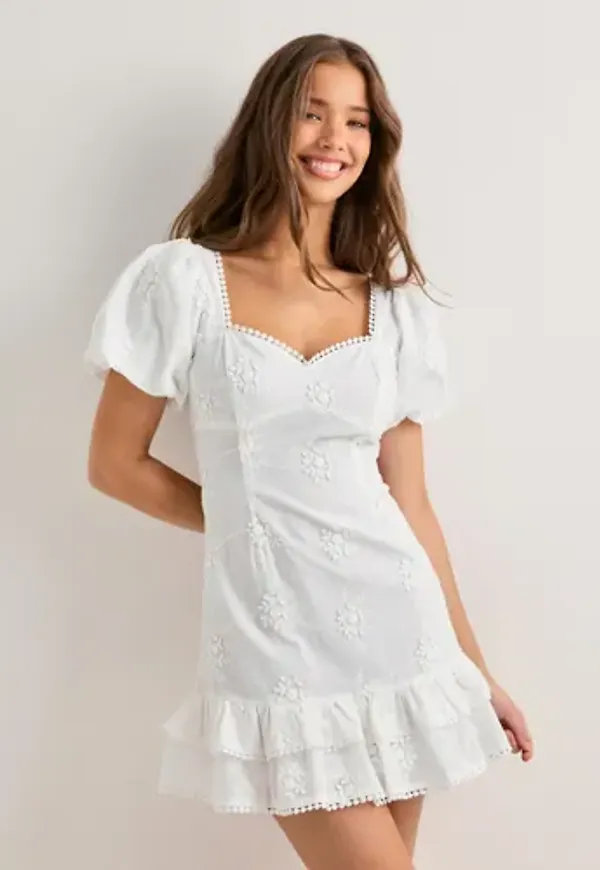 Nelly - Vit - Cute Embroidered Dress