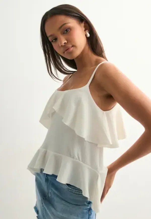 Nelly - Vit - Cute Flounce Strap Top