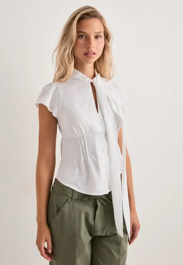Nelly - Vit - Cute Scarf Blouse