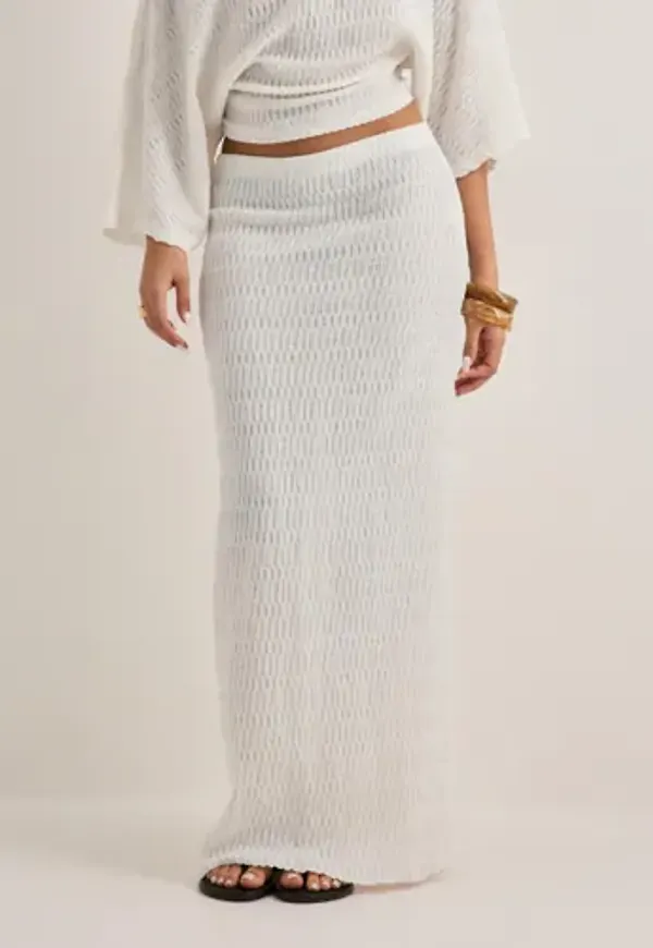 Nelly - Vit - Elegant Structure Maxi Skirt