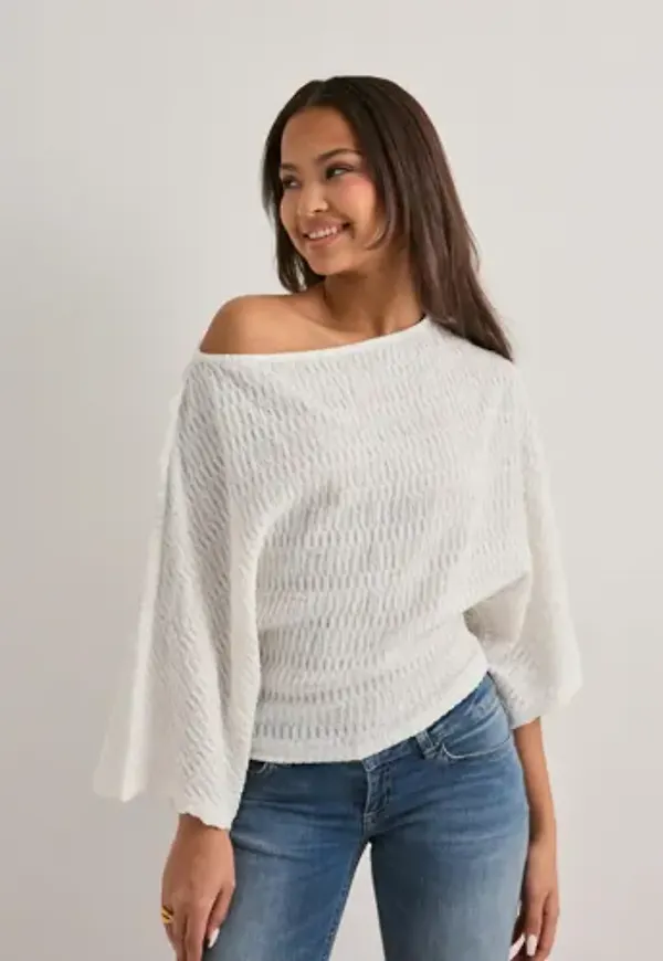 Nelly - Vit - Elegant Structure Poncho Top