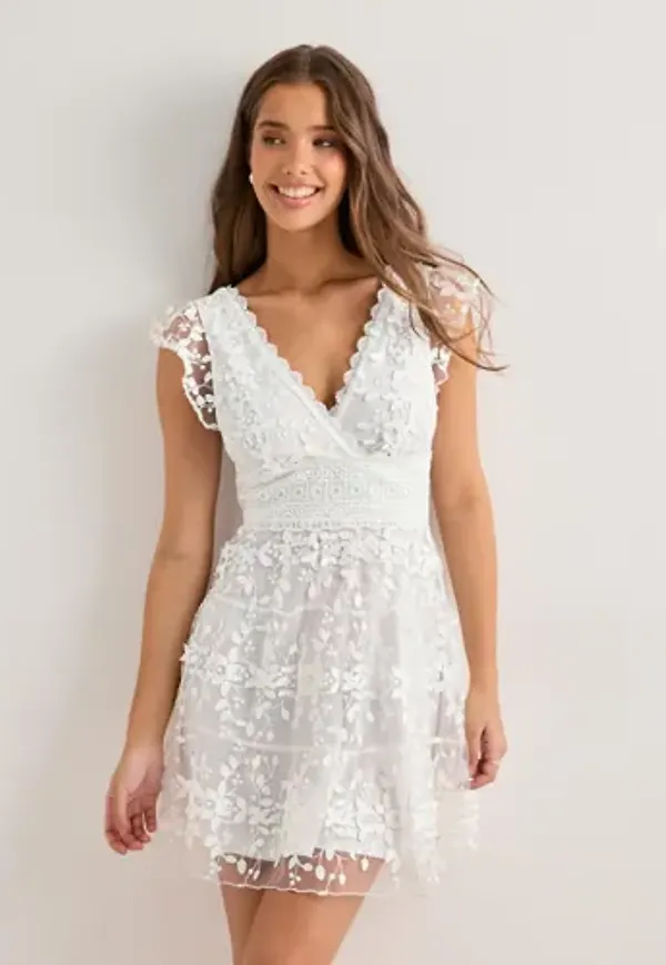 Nelly - Vit - Embroidered Flounce Dress