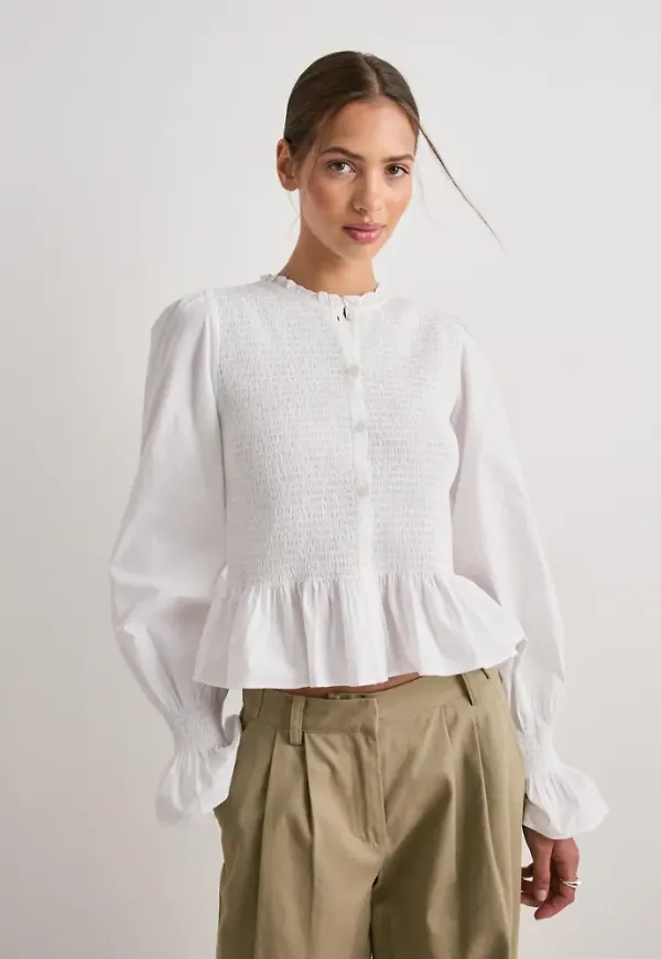 Nelly - Vit - Favorite Smock Blouse