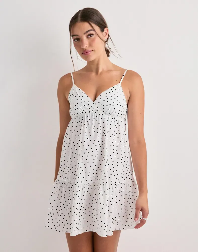 Nelly - Vit - Lace Detail Dress