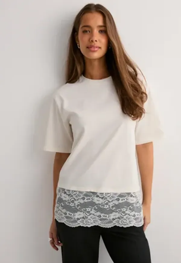 Nelly - Vit - Lace Detail Tee