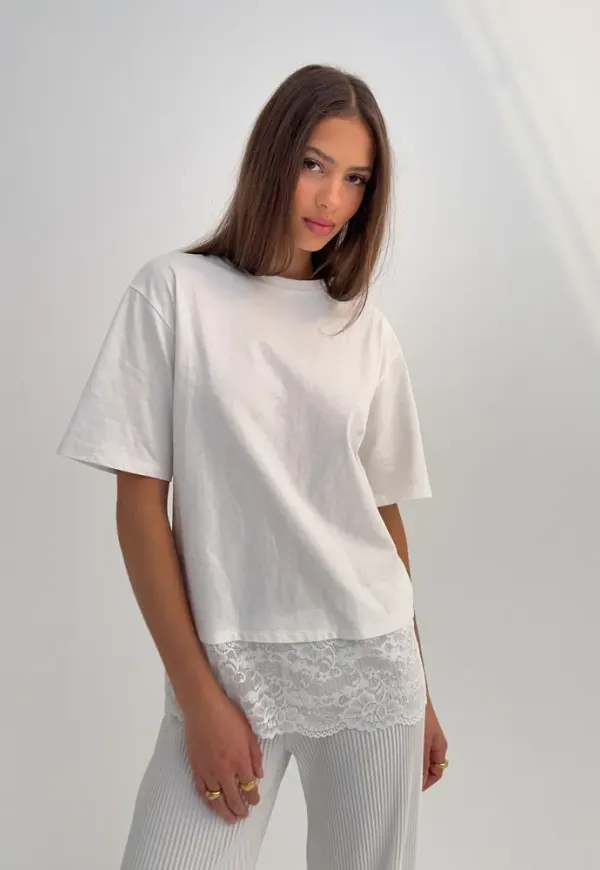 Nelly - Vit - Lace Detail Tee