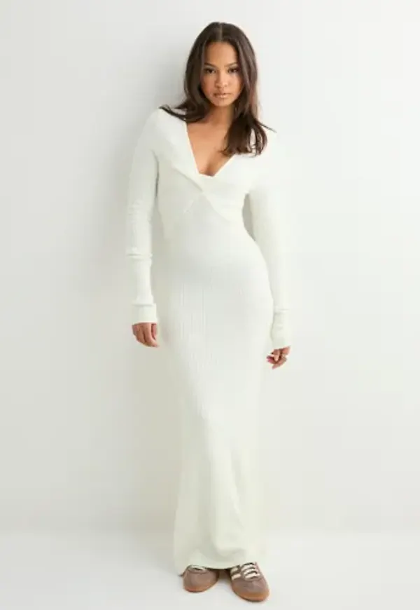 Nelly - Vit - Long Twist Knit Dress