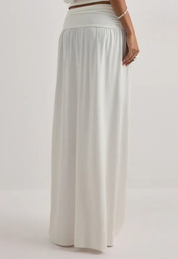 Nelly - Vit - Low Waist Flowy Maxi Skirt