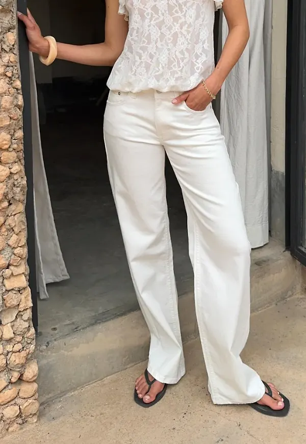 Nelly - Vit - Low Waist Loose Jeans