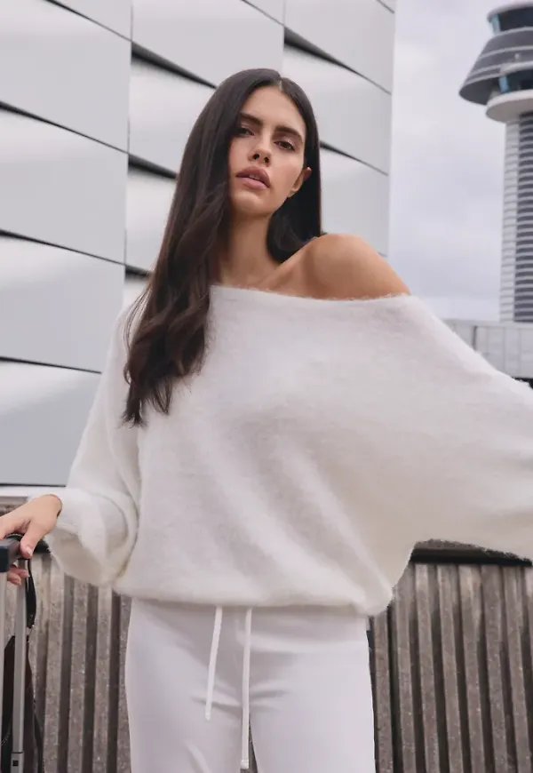 Nelly - Vit - Mohair Blend Wide Neck Knit