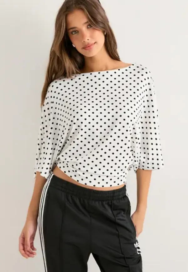 Nelly - Vit - Perfect Poncho Top
